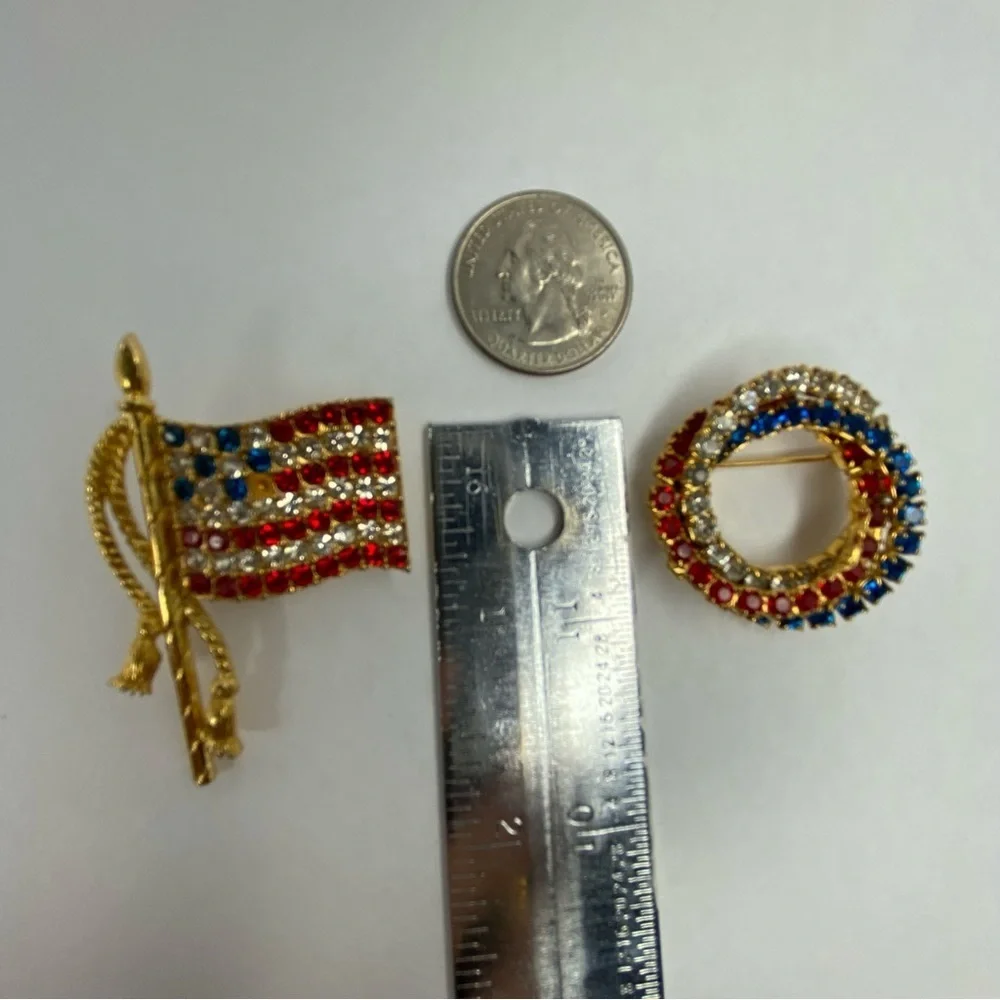 Vintage Rafaelian Rhinestone American Flag With Wreath Brooch Set Patriotic